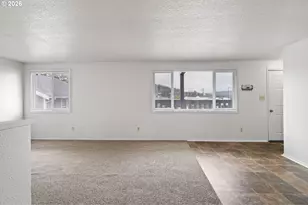 1063 S 4th St, Coos Bay, OR 97420 - Photo 11
