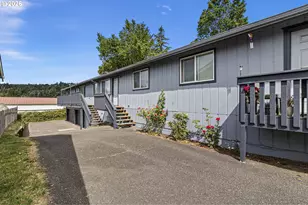 1063 S 4th St, Coos Bay, OR 97420 - Photo 3