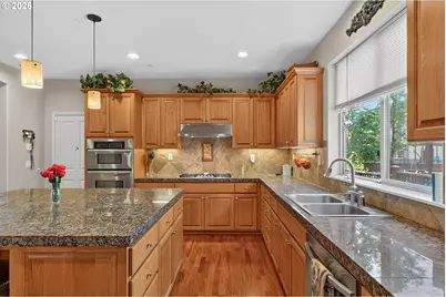 12026 SW Surrey St, Wilsonville, OR 97070 - Photo 7
