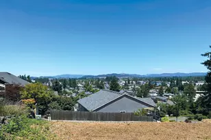 755 Holbrook, Creswell, OR 97426 - Photo 1