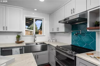 2817 NE Meadow Ct, Hillsboro, OR 97124 - Photo 11