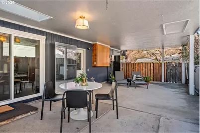 2817 NE Meadow Ct, Hillsboro, OR 97124 - Photo 21