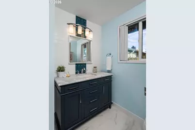 2817 NE Meadow Ct, Hillsboro, OR 97124 - Photo 17