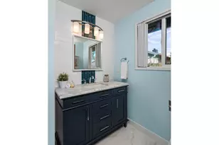 2817 NE Meadow Ct, Hillsboro, OR 97124 - Photo 17