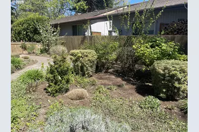 2280 Tabor St, Eugene, OR 97401 - Photo 3