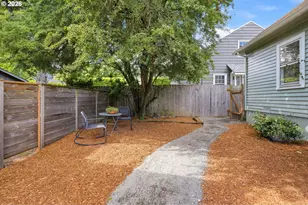 2611 SE 51st Ave, Portland, OR 97206 - Photo 3