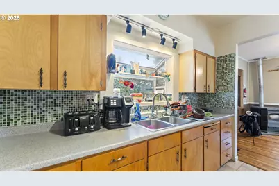 63776 Flanagan Rd, Coos Bay, OR 97420 - Photo 9