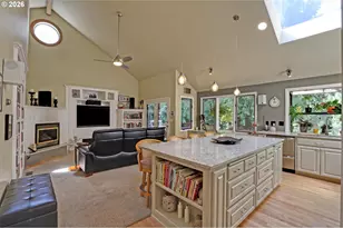 1933 SW Broadleaf Dr, Portland, OR 97219 - Photo 7