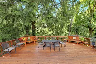 1933 SW Broadleaf Dr, Portland, OR 97219 - Photo 17