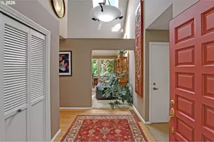 1933 SW Broadleaf Dr, Portland, OR 97219 - Photo 3