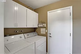 1933 SW Broadleaf Dr, Portland, OR 97219 - Photo 33