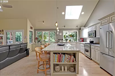 1933 SW Broadleaf Dr, Portland, OR 97219 - Photo 9