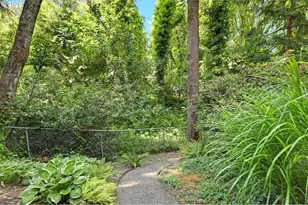 1933 SW Broadleaf Dr, Portland, OR 97219 - Photo 31