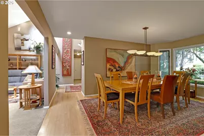 1933 SW Broadleaf Dr, Portland, OR 97219 - Photo 5