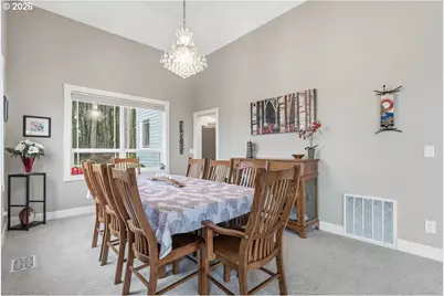 13070 SW Woodshire Ln, Tigard, OR 97223 - Photo 9