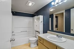9817 NE Irving St, Portland, OR 97220 - Photo 13