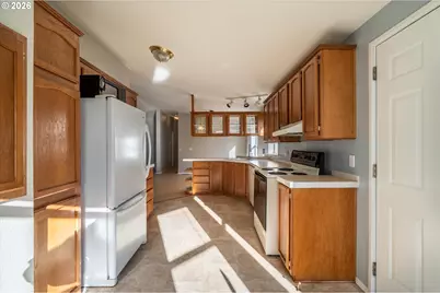 887 Jackson Ave, Bandon, OR 97411 - Photo 13