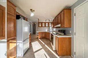 887 Jackson Ave, Bandon, OR 97411 - Photo 13