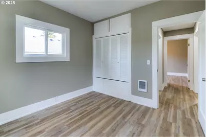 10104 SE Holgate Blvd, Portland, OR 97266 - Photo 11