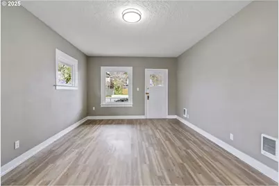 10104 SE Holgate Blvd, Portland, OR 97266 - Photo 3