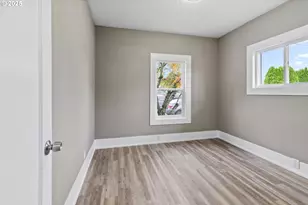 10104 SE Holgate Blvd, Portland, OR 97266 - Photo 11