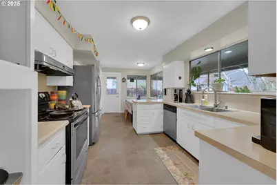 815 NW Merrie Dr, Corvallis, OR 97330 - Photo 11