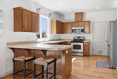 5442 Pranz Pl, Eugene, OR 97402 - Photo 9