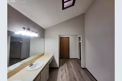 8768 SW Iroquois Dr, Tualatin, OR 97062 - Photo 13