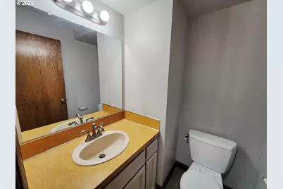 8768 SW Iroquois Dr, Tualatin, OR 97062 - Photo 9