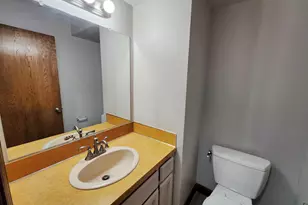 8768 SW Iroquois Dr, Tualatin, OR 97062 - Photo 9