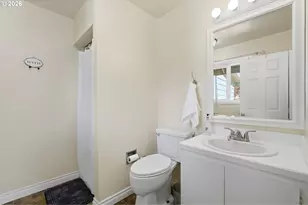 609 E Sunset Ct, Newberg, OR 97132 - Photo 23