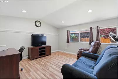 609 E Sunset Ct, Newberg, OR 97132 - Photo 21