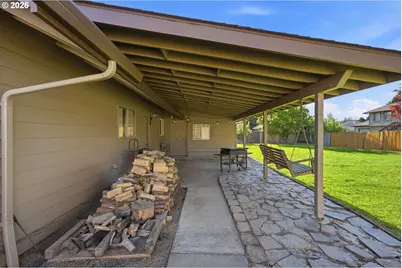 609 E Sunset Ct, Newberg, OR 97132 - Photo 31