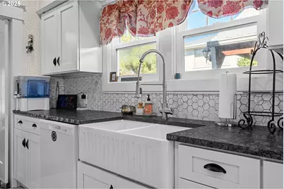 1112 Spruce St, Myrtle Point, OR 97458 - Photo 19