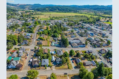 1112 Spruce St, Myrtle Point, OR 97458 - Photo 47