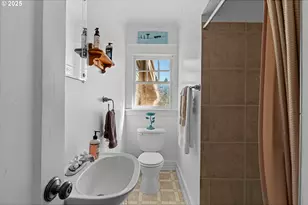 1112 Spruce St, Myrtle Point, OR 97458 - Photo 27