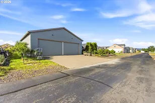 867 Corsair Dr, Independence, OR 97351 - Photo 37