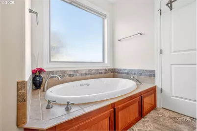 867 Corsair Dr, Independence, OR 97351 - Photo 23
