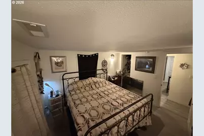 147 SE Pete Ave, Myrtle Creek, OR 97457 - Photo 9