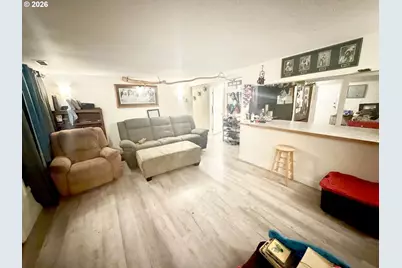 147 SE Pete Ave, Myrtle Creek, OR 97457 - Photo 3