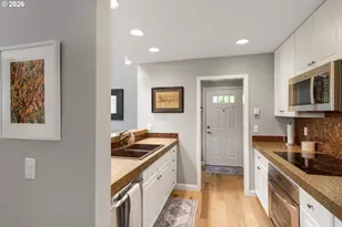 1719 NW Miller Hill Ct, Portland, OR 97229 - Photo 9