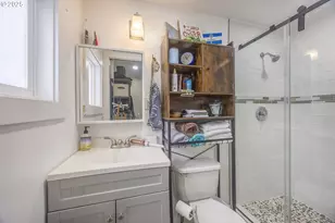 1111 SW 13th St, Lincoln City, OR 97367 - Photo 15