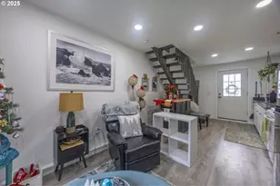 1111 SW 13th St, Lincoln City, OR 97367 - Photo 9