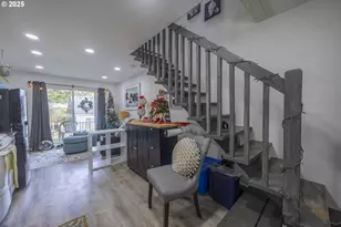 1111 SW 13th St, Lincoln City, OR 97367 - Photo 5