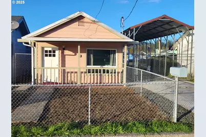 811 Laurel Ave, Reedsport, OR 97467 - Photo 1