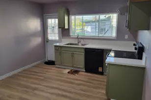 811 Laurel Ave, Reedsport, OR 97467 - Photo 9