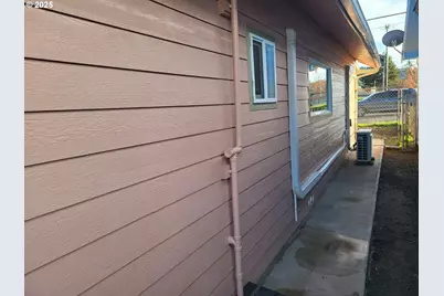 811 Laurel Ave, Reedsport, OR 97467 - Photo 27