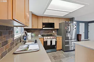 10618 SW 49th Ave, Portland, OR 97219 - Photo 9