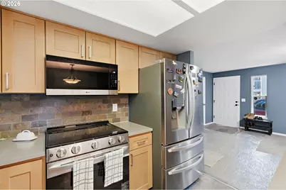 10618 SW 49th Ave, Portland, OR 97219 - Photo 13