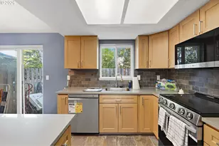10618 SW 49th Ave, Portland, OR 97219 - Photo 15